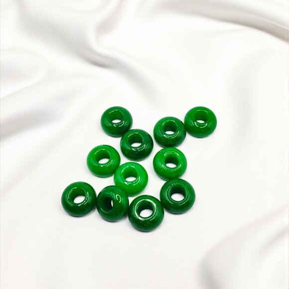 Green Jade Necklace - Picture 3 of 3